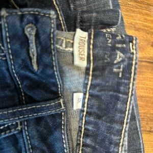 Ariat size 32l barely worn jeans